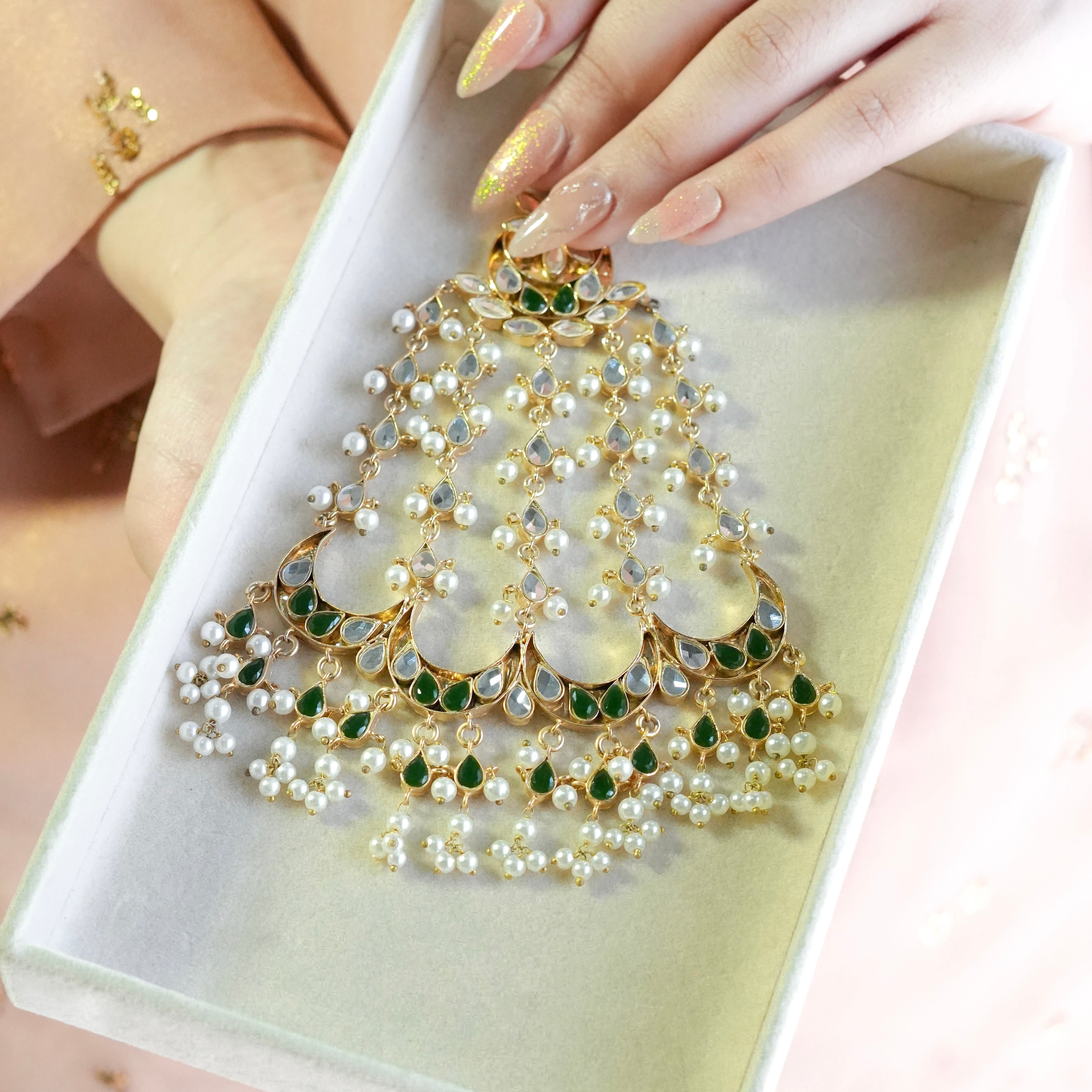 Emerald Jhumar