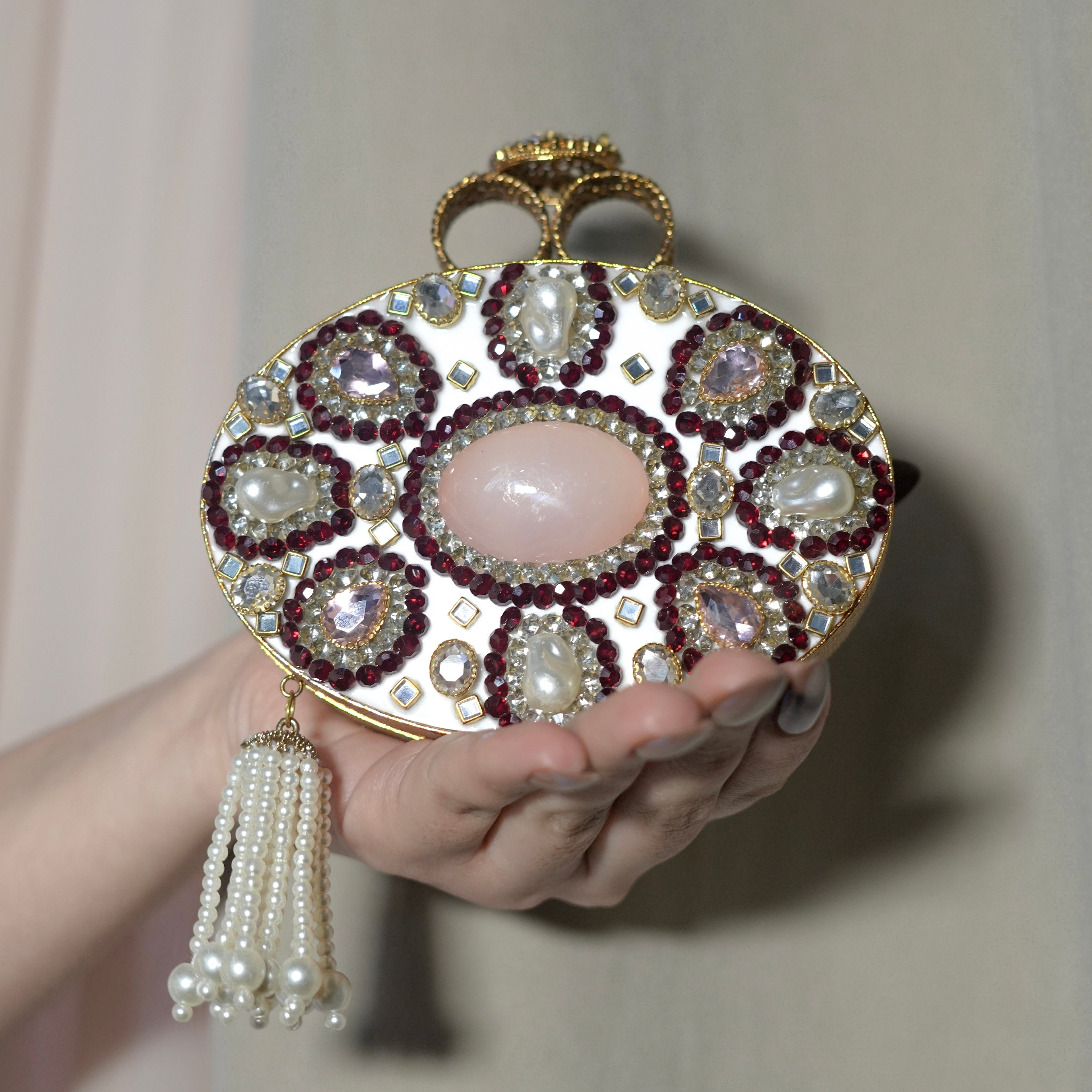 Enara Two-sided Clutch