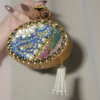 Enara Two-sided Clutch