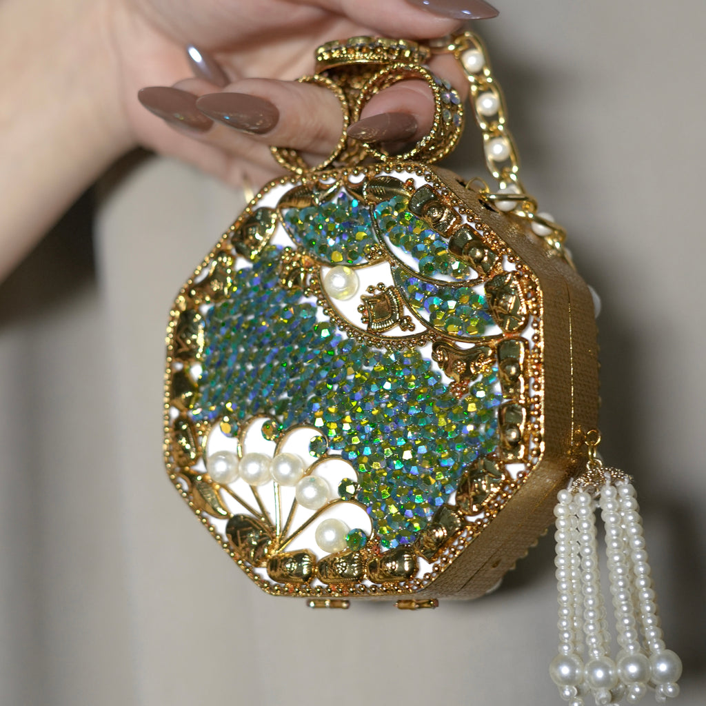 Enaya Two-sided Clutch