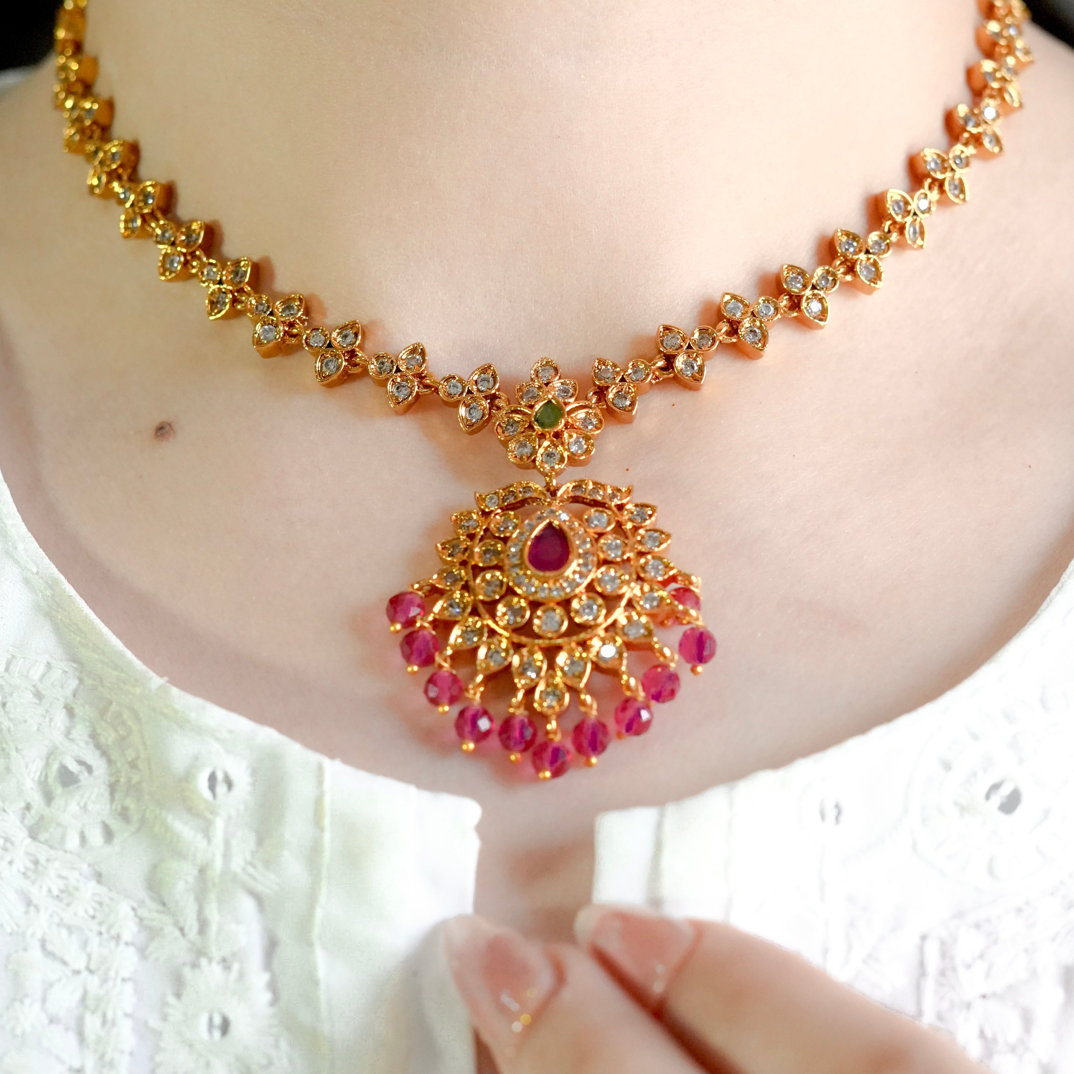 Aura Gold Necklace set