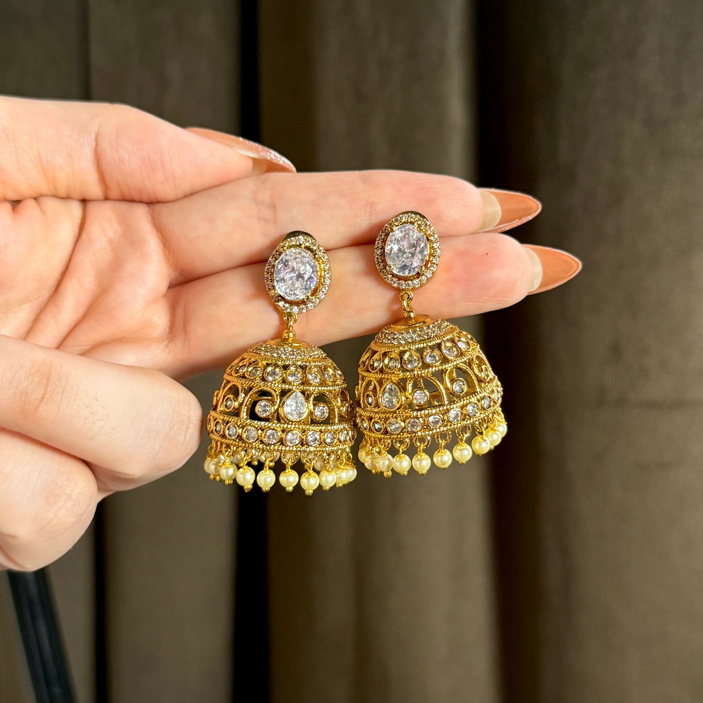 White Jhumki