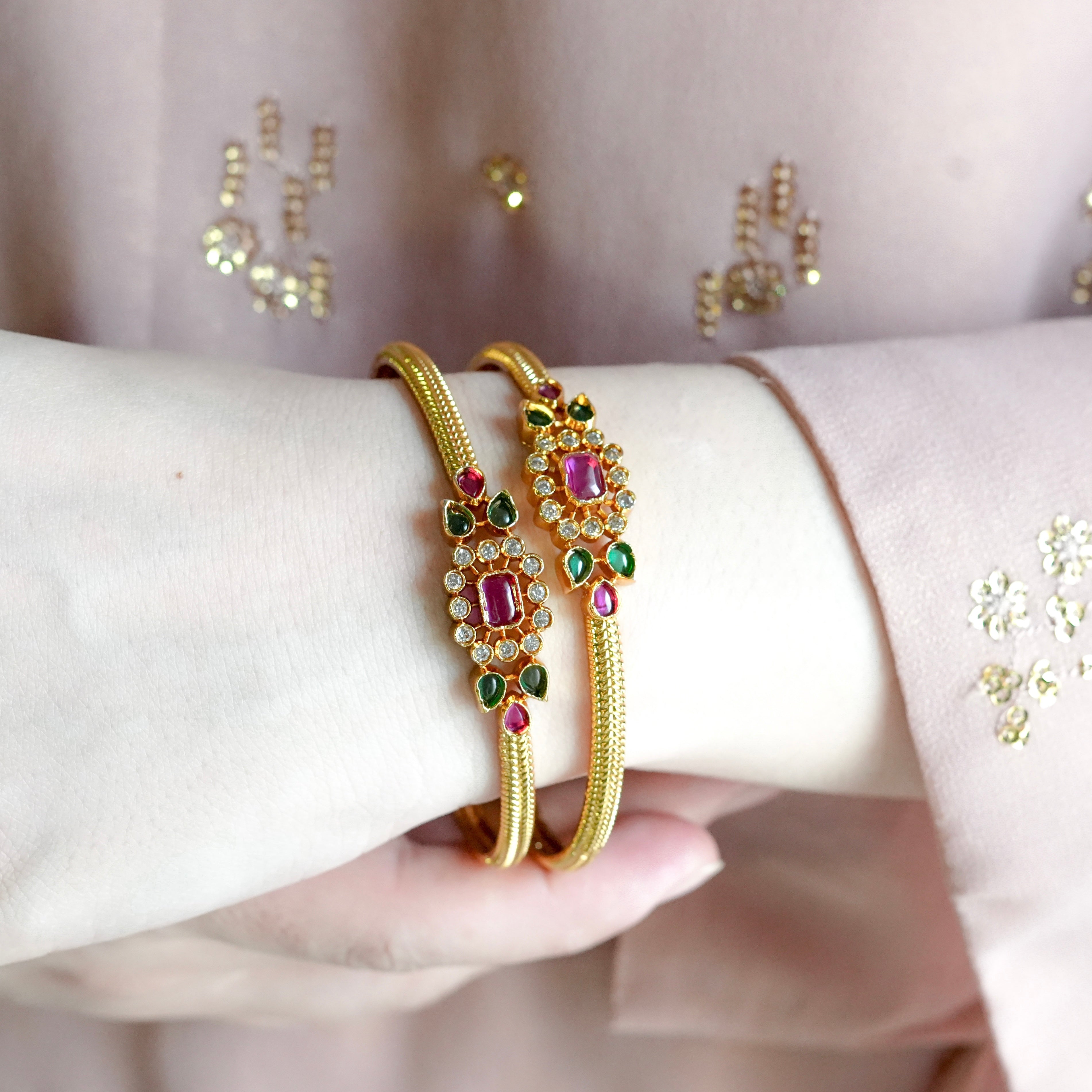 Golden Grace Cuff Pair(2.8)