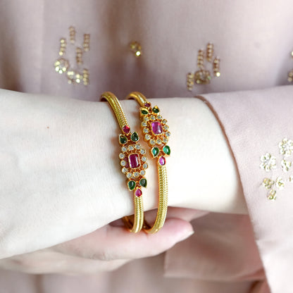 Golden Grace Cuff Pair(2.8)